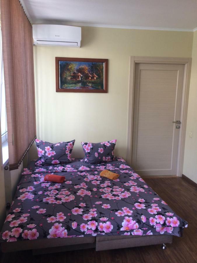 Room In The Guest House Odessa Buitenkant foto